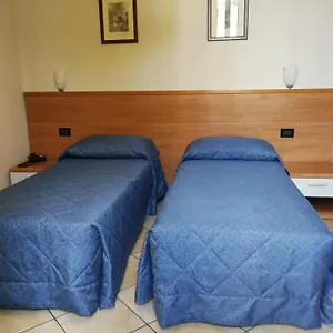 Hotel Salerno, Milan